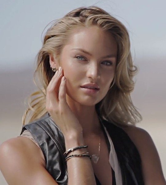 Candice Swanepoel chirurgie esthétique