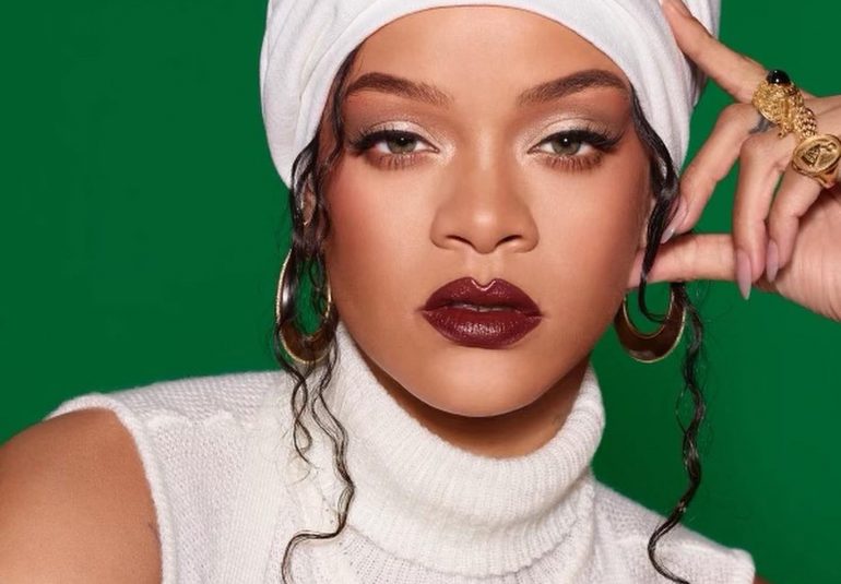 Rihanna chirurgie esthétique